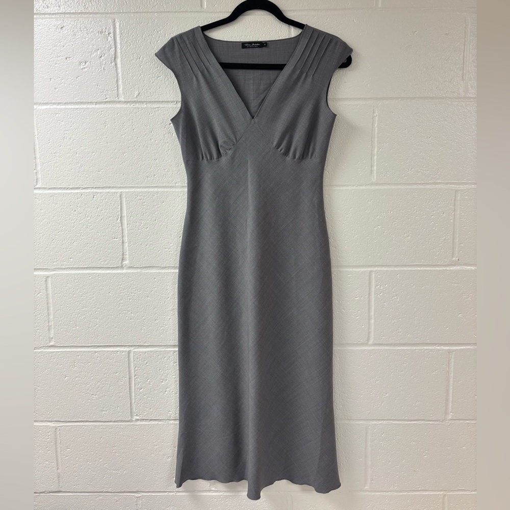 Women’s Aritzia Babaton Grey Wool Blend V-Neck Midi Dress Size 6